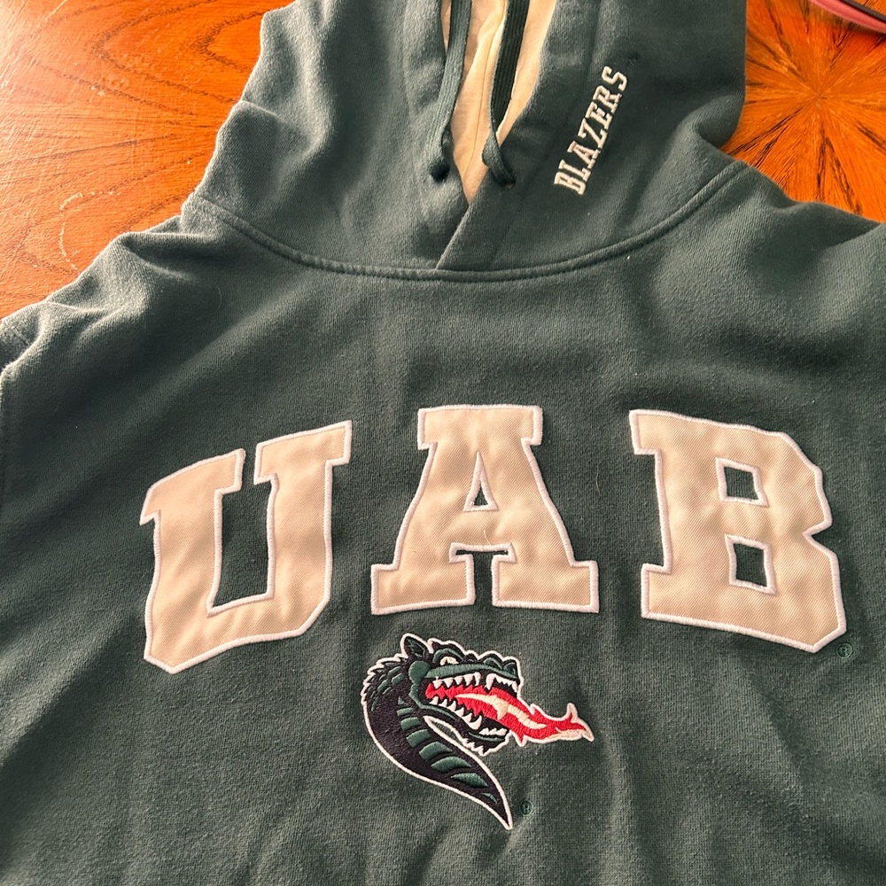 Colosseum UAB Green Pullover Hoodie with Cream Lining